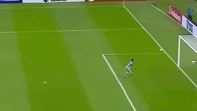 Τερματοφύλακας έγινε… Superman για να βγάλει το άπιαστο – ΒΙΝΤΕΟ