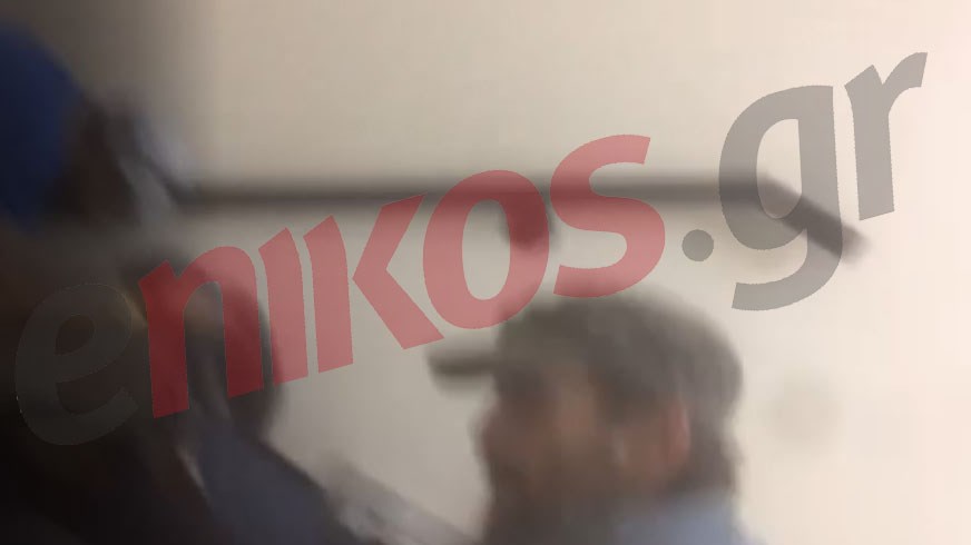 Τραγικές εικόνες στην ΑΣΟΕΕ – Χρήση ναρκωτικών στα σκαλιά του πανεπιστημίου – ΦΩΤΟ αναγνώστη