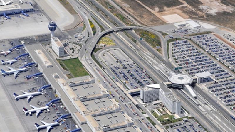 Συναγερμός στο “Ελευθέριος Βενιζέλος” για καπνό στο πιλοτήριο αεροπλάνου