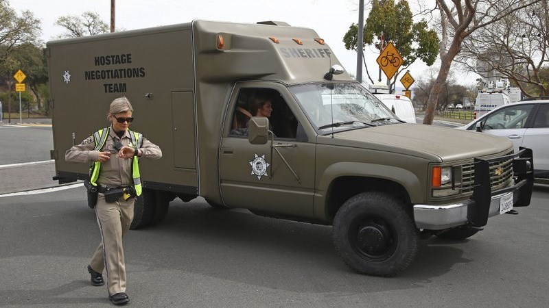 Αγωνία στην Καλιφόρνια για την πολύωρη κατάσταση ομηρίας στο κέντρο βετεράνων – ΦΩΤΟ