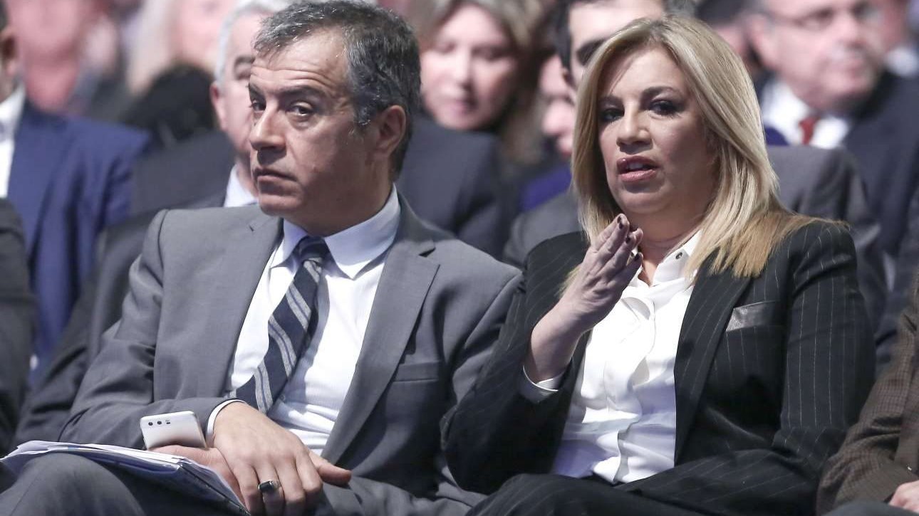 Τεταμένο κλίμα πριν από το Συνέδριο: Τα αιχμηρά tweets Φώφης και Σταύρου για το «ραντεβού» με Τσίπρα