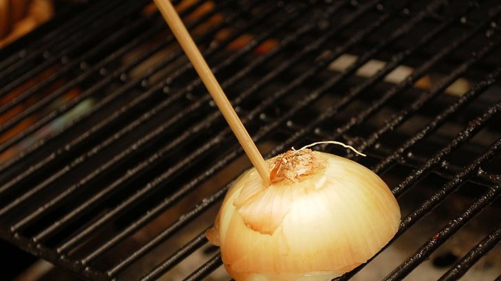 8 τροφές που μπορούν να χρησιμοποιηθούν σαν καθαριστικά