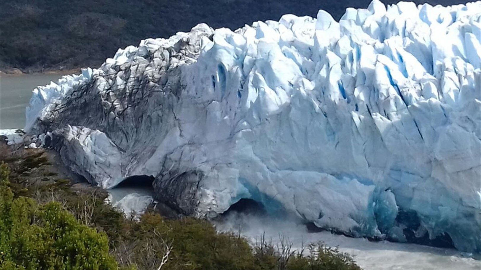 Καταρρέει ο γιγαντιαίος παγετώνας Περίτο Μορένο – ΦΩΤΟ – ΒΙΝΤΕΟ
