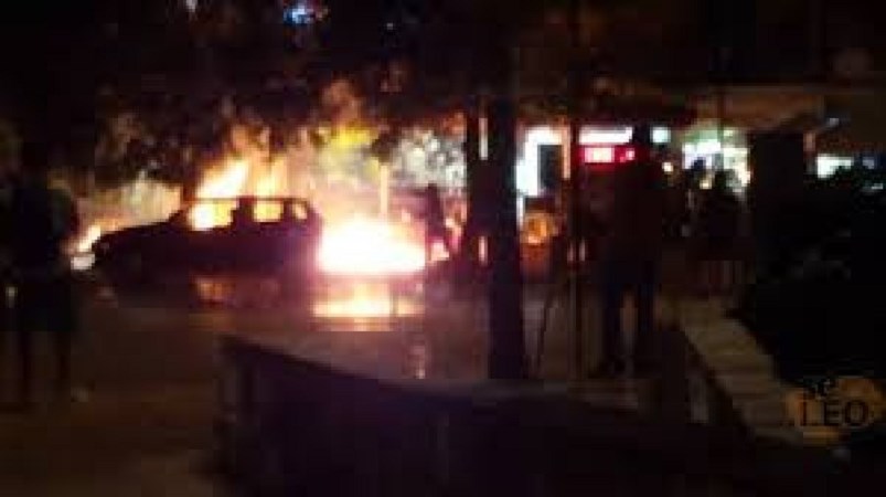 Μολότοφ κατά αστυνομικών έξω από το τουρκικό προξενείο