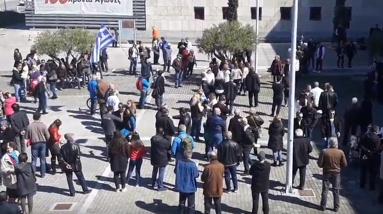 Συγκέντρωση διαμαρτυρίας με αίτημα την παραίτηση Μπουτάρη – ΒΙΝΤΕΟ