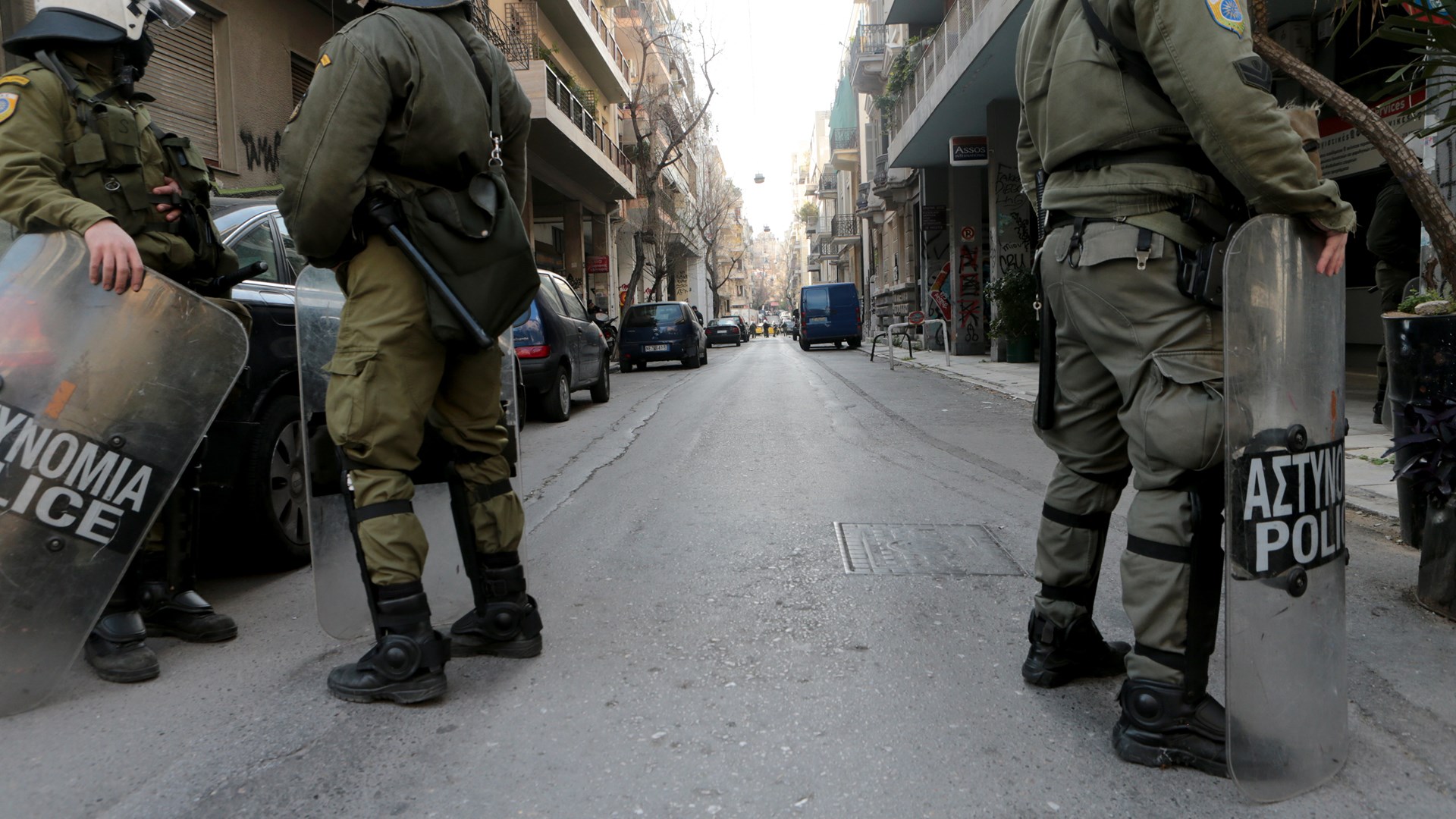 ΒΙΝΤΕΟ από την αστυνομική επιχείρηση για την εκκένωση κτιρίων που τελούν υπό κατάληψη