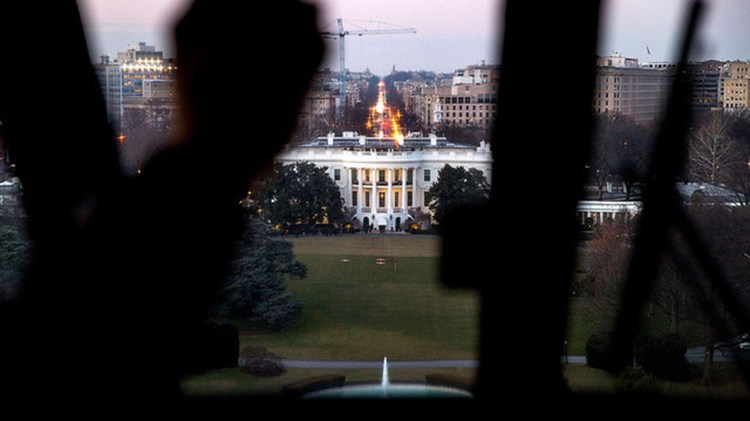 Συναγερμός στις ΗΠΑ: Ύποπτο πακέτο στον Λευκό Οίκο – ΤΩΡΑ