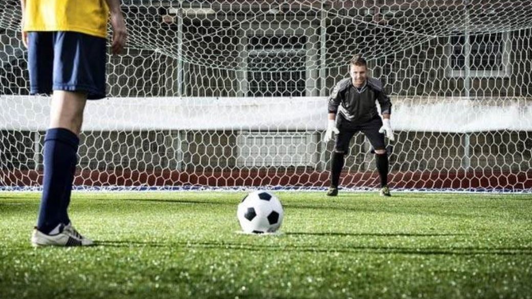 Αυτή ήταν η θεωρία του Στίβεν Χόκινγκ για το “τέλειο πέναλτι”