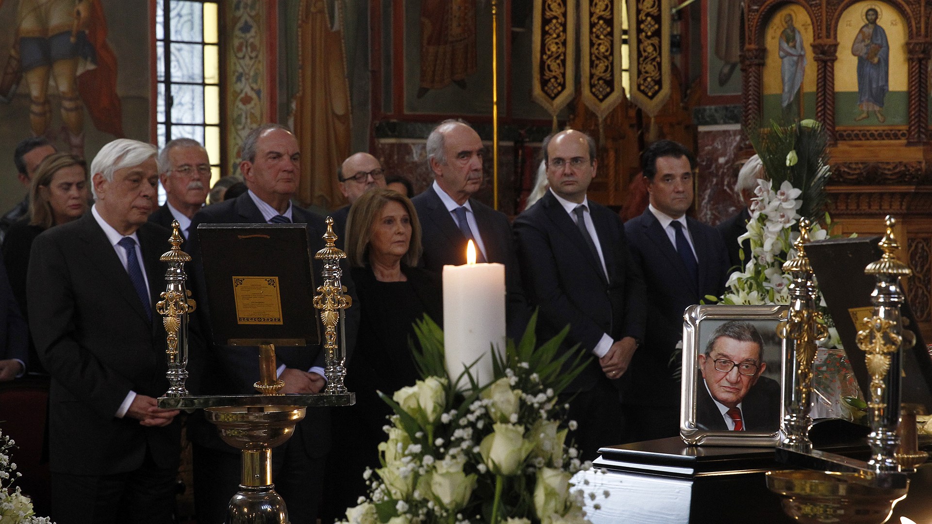 Το τελευταίο αντίο στον Χρήστο Πασαλάρη – ΦΩΤΟ