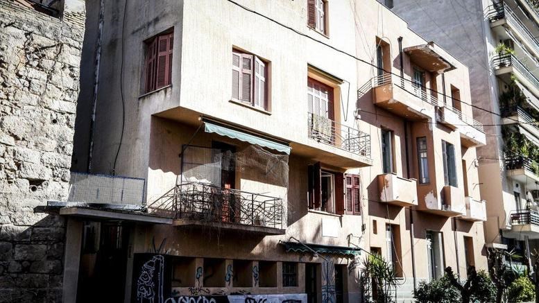 Αντιεξουσιαστές ανακατέλαβαν το κτίριο της Καλλιδρομίου