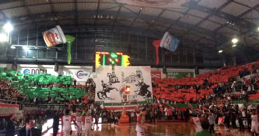 Οι Τούρκοι προκαλούν και στο ματς Καρσίγιακα – ΠΑΟΚ: Δείτε το πανό που σήκωσαν