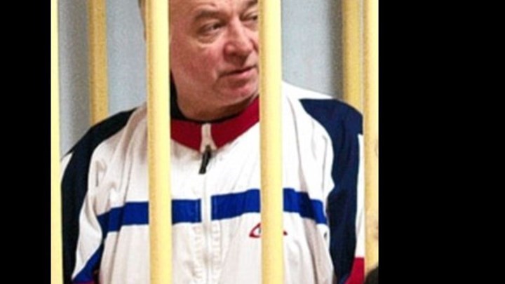 Τα σενάρια που εξετάζουν οι βρετανικές Αρχές για τη δηλητηρίαση του διπλού πράκτορα