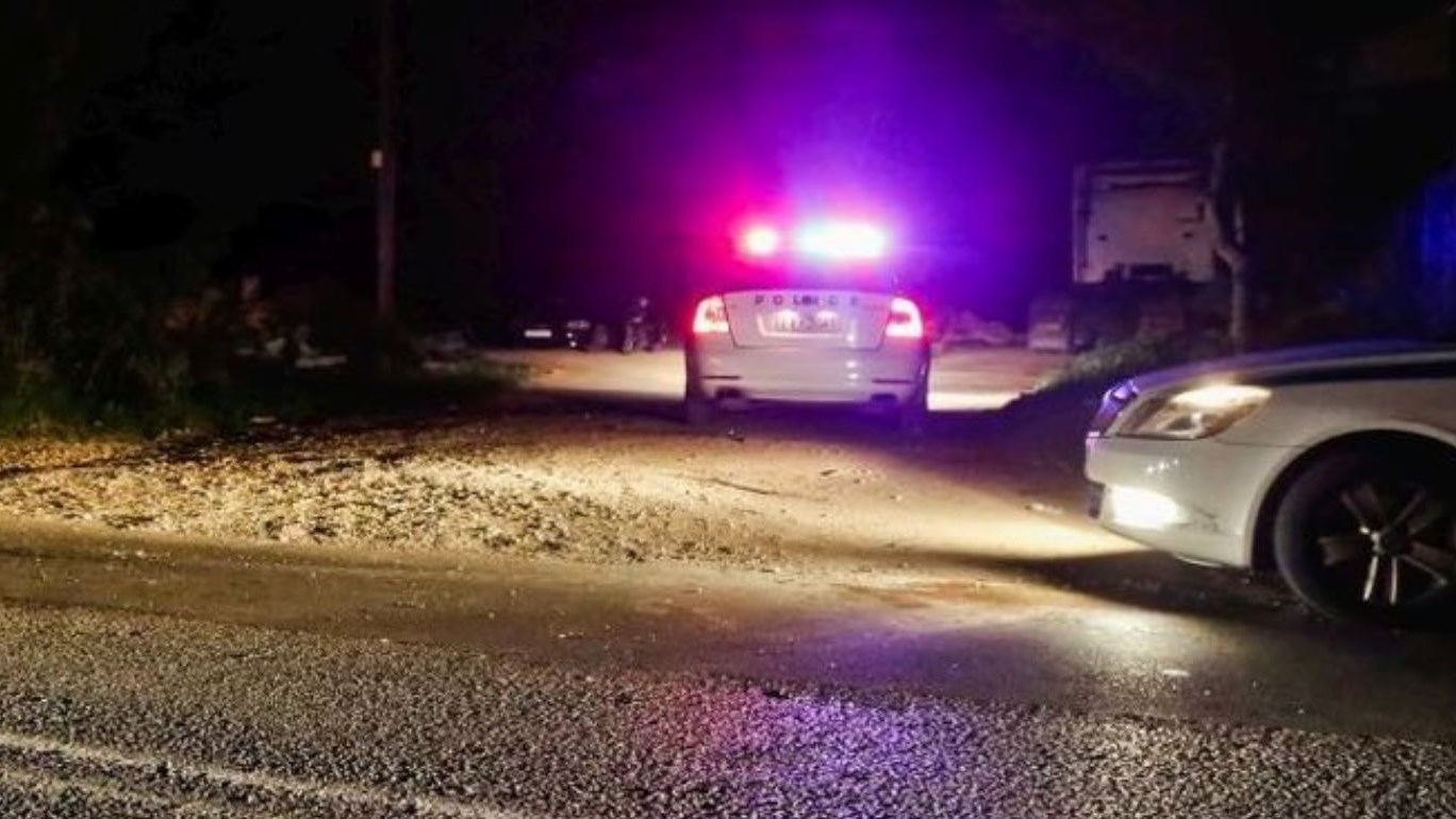 Χειροπέδες σε 24χρονη και στον… πελάτη της – ΦΩΤΟ