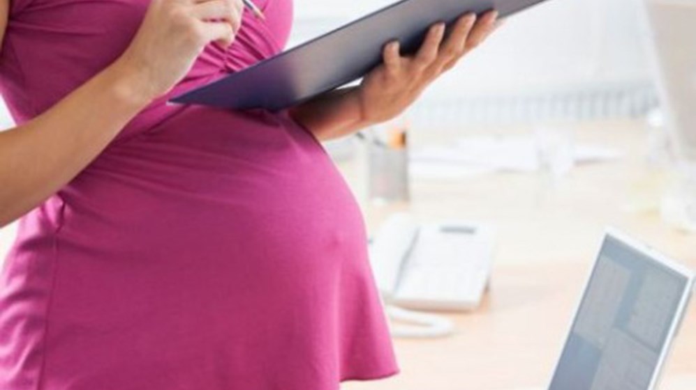 Καταγγελία: Απέλυσαν γυναίκα υπάλληλο γιατί είναι… έγκυος