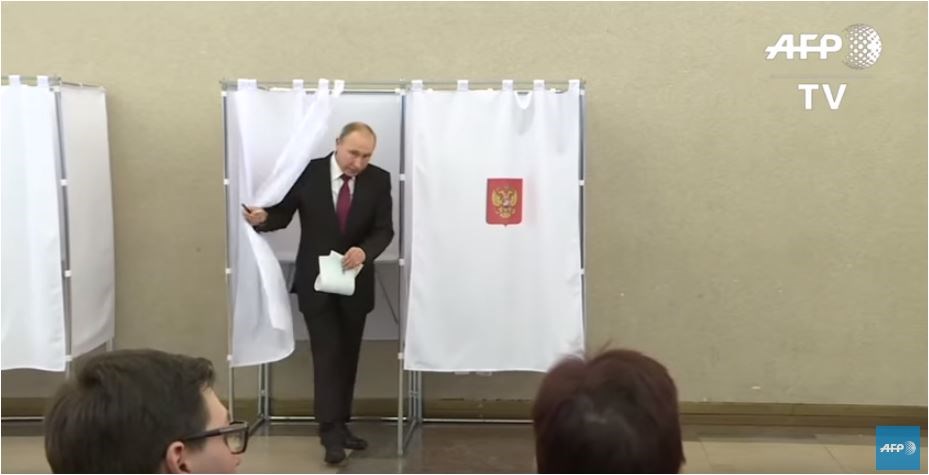 Εκλογές Ρωσία: Ψήφισε ο Πούτιν: “Δεκτό οποιοδήποτε αποτέλεσμα αρκεί να είμαι εγώ Πρόεδρος”
