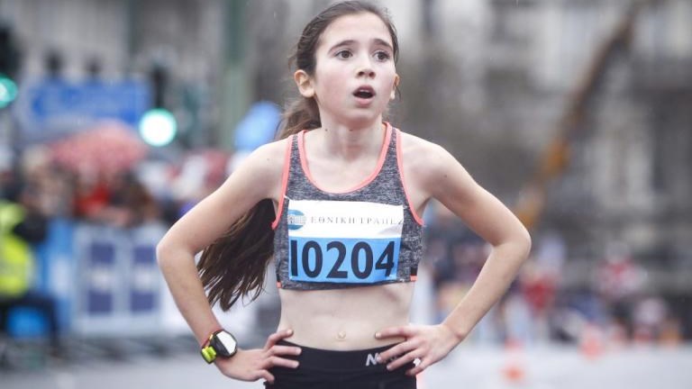 Ημιμαραθώνιος – Η 12χρονη που τερμάτισε τρίτη στα 5 χιλιόμετρα και έκλεψε τις εντυπώσεις – ΦΩΤΟ – ΒΙΝΤΕΟ