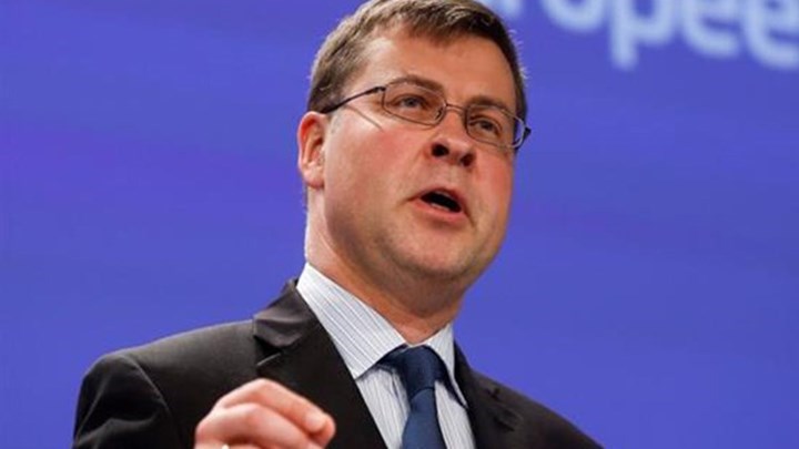 Βάλντις Ντομπρόβσκις στην Realnews: Μετά την 20η Αυγούστου τα μέτρα για το χρέος