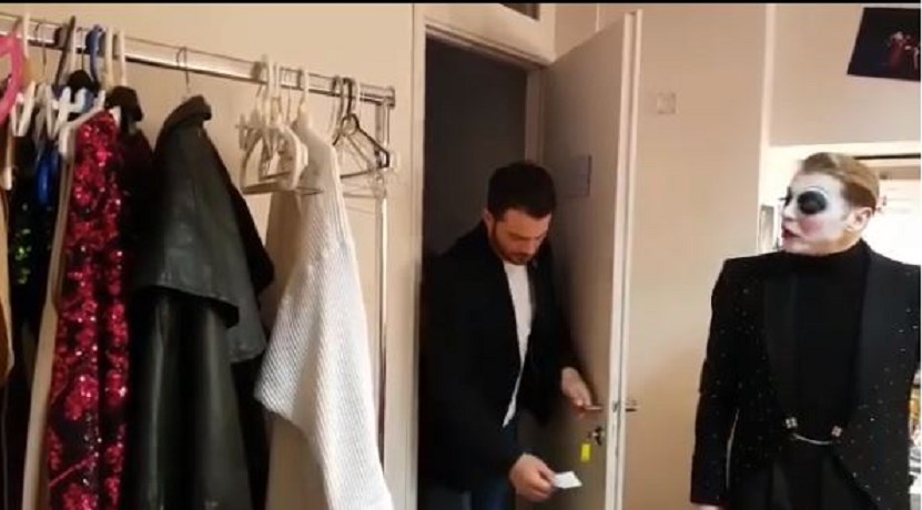 Η επική συνάντηση του Ντάνου με τον Τάκη Ζαχαράτο μέσα στο καμαρίνι του – ΒΙΝΤΕΟ