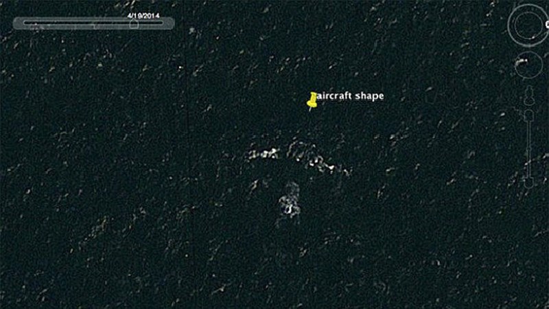 Βρέθηκε η πτήση-φάντασμα της Malaysia Airlines; Μηχανικός την εντόπισε στο Google Earth με τρύπες από σφαίρες στα συντρίμμια – ΒΙΝΤΕΟ
