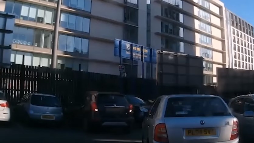 Επικό παρκάρισμα – Χρειάστηκε… 16 λεπτά! – ΒΙΝΤΕΟ