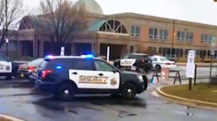 Αναφορές για πολλούς τραυματίες από τους πυροβολισμούς σε λύκειο του Μέριλαντ