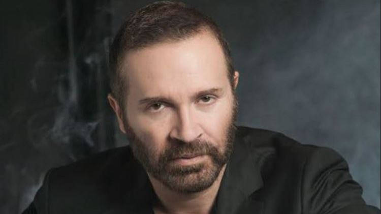 Ο Βάλαρης ετοιμάζει επιθεώρηση με γκεστ από θέατρο, τραγούδι, tv και…πολιτική!