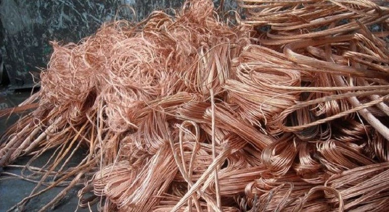 Τους αναζητούσε η αστυνομία αλλά επέστρεψαν για πάρουν τα κλοπιμαία