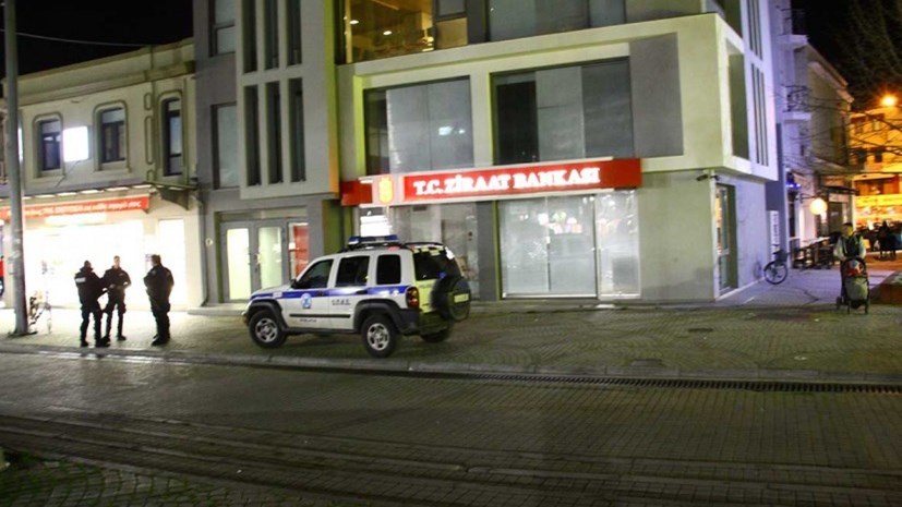 20 προσαγωγές για τις φθορές στο κατάστημα της Ziraat Bank στην Κομοτηνή – ΦΩΤΟ