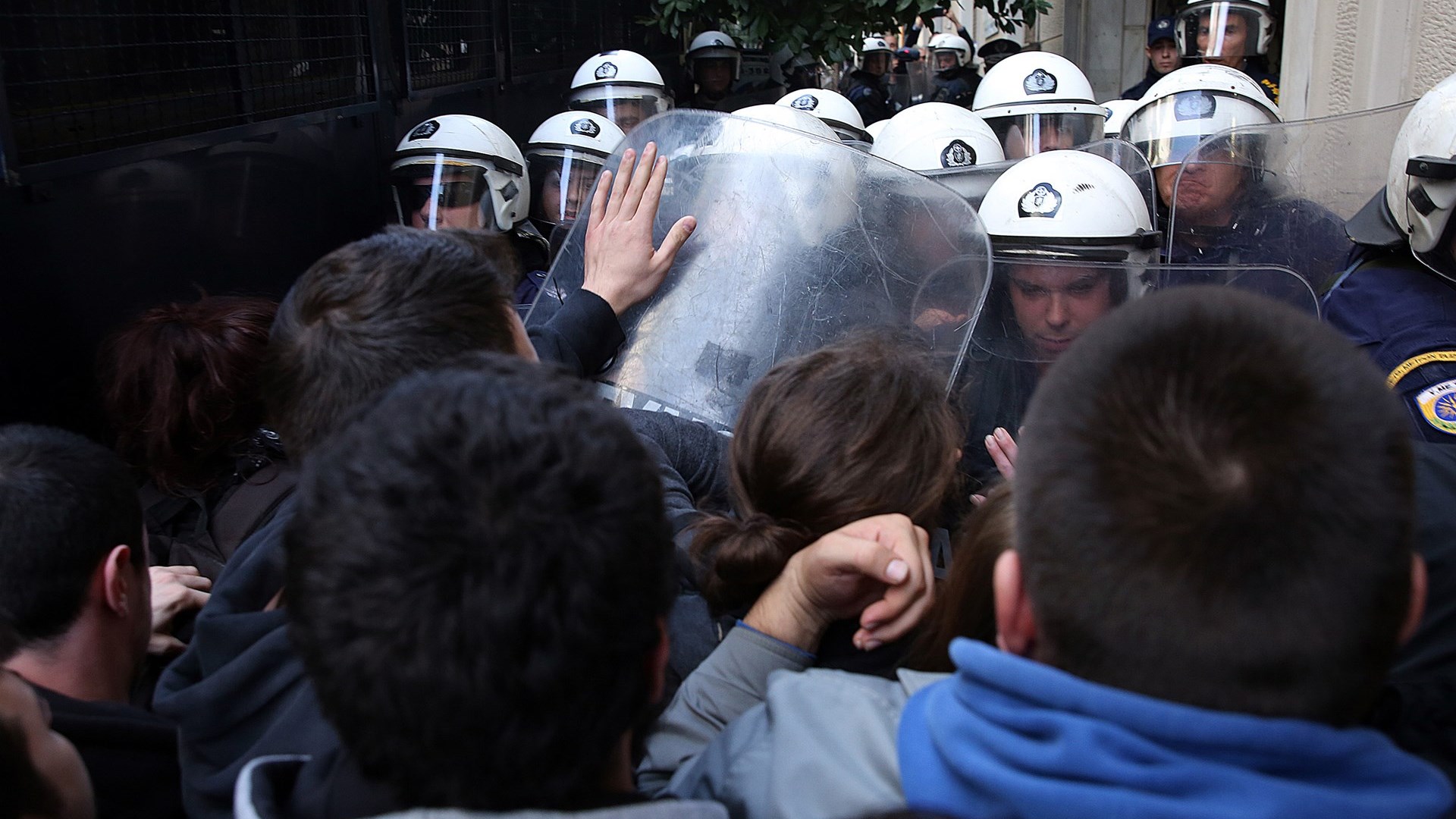 Δικογραφία από την Κρατική Ασφάλεια για τα επεισόδια έξω από συμβολαιογραφείο – ΒΙΝΤΕΟ