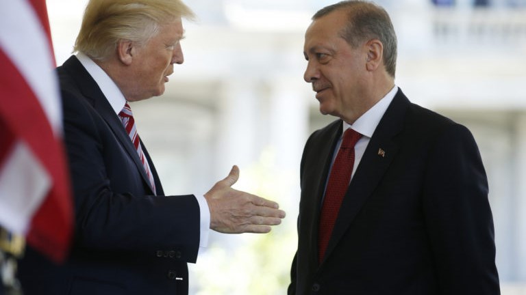 Τσαβούσογλου: Τηλεφωνική επικοινωνία Ερντογάν με Τραμπ εντός της ημέρας