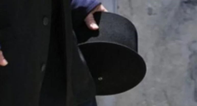 Η ανακοίνωση της Εκκλησίας της Ελλάδος για το ροζ σκάνδαλο με Μητροπολίτη