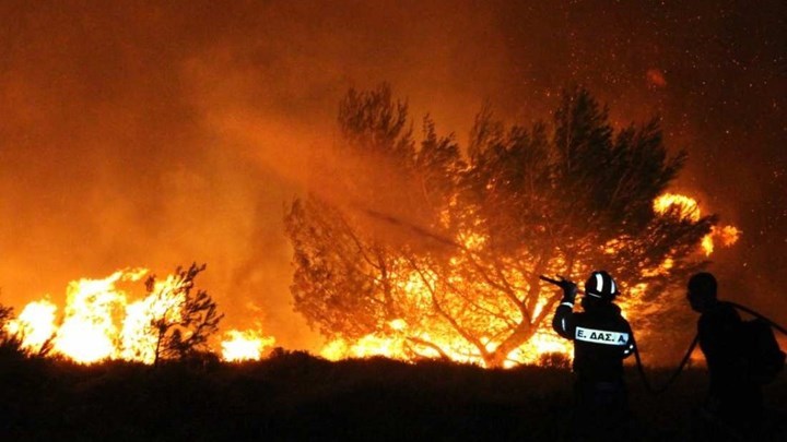 Νέα μεγάλη φωτιά στα Χανιά – Απειλούνται σπίτια – Στην περιοχή πνέουν θυελλώδεις άνεμοι