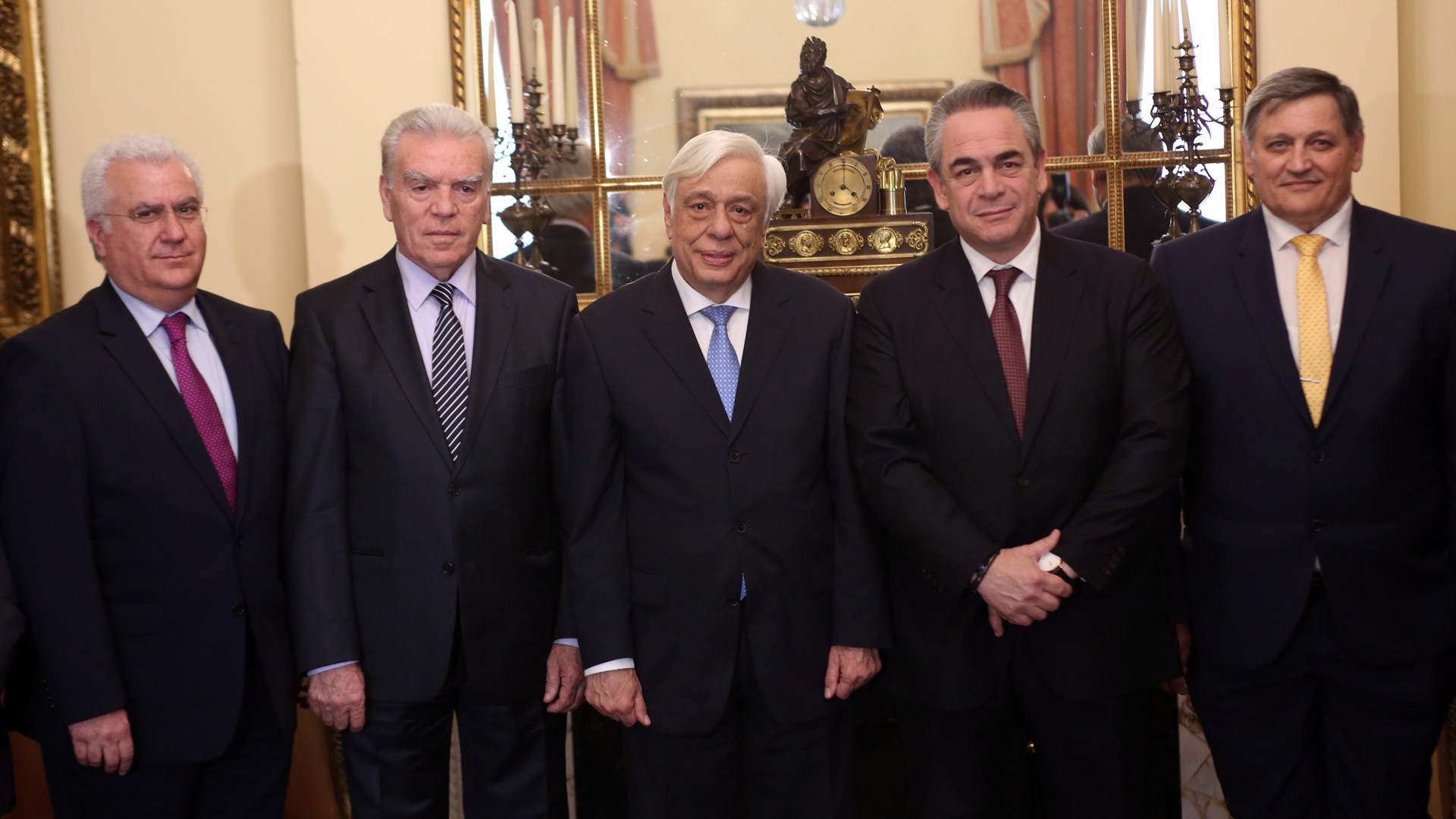 Παυλόπουλος: Διέξοδος για την οικονομία η ανάπτυξη μέσω του επιχειρείν