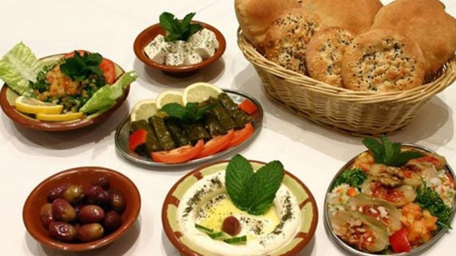 Πόσοι Έλληνες νηστεύουν τη Σαρακοστή και πόσοι τη Μεγάλη Εβδομάδα