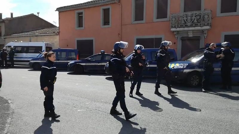 Ο δράστης της ομηρίας στη Γαλλία ζητά να απελευθερώσουν τον μακελάρη του Μπατακλάν