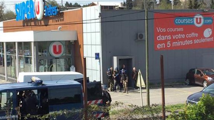 Πολλοί πελάτες του σουπερμάρκετ της Τρεμπ σώθηκαν χάρη στην αποθήκη-ψυγείο