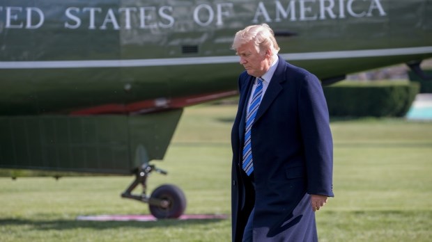 Ο Τραμπ απαγορεύει στους διεμφυλικούς να υπηρετούν στις ένοπλες δυνάμεις πλην εξαιρέσεων