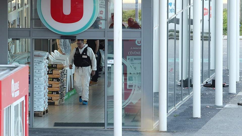 Οι Γαλλικές αρχές έθεσαν υπό κράτηση φίλο του μακελάρη της Τρεμπ