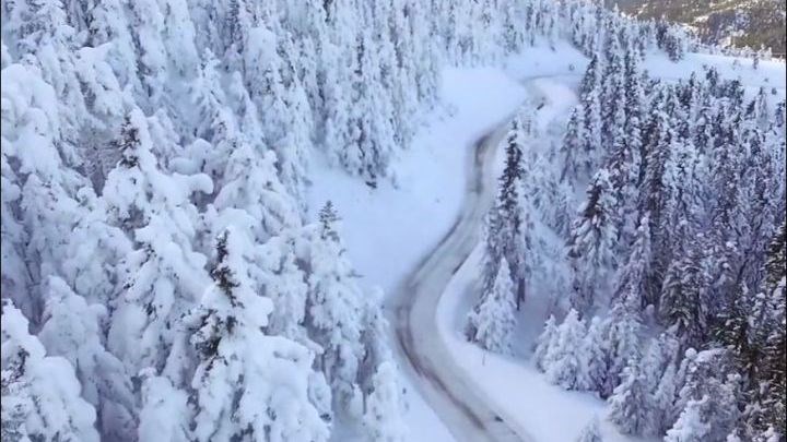 Ντύθηκε στα «λευκά» το Καρπενήσι – ΦΩΤΟ