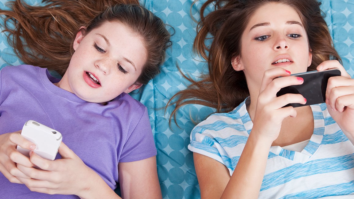 Τα social media κάνουν τα κορίτσια δυστυχισμένα