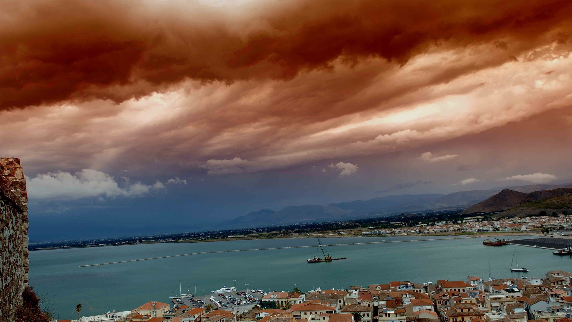 Επιστρέφει η αφρικανική σκόνη – Νοτιάδες, βροχές και χιόνια