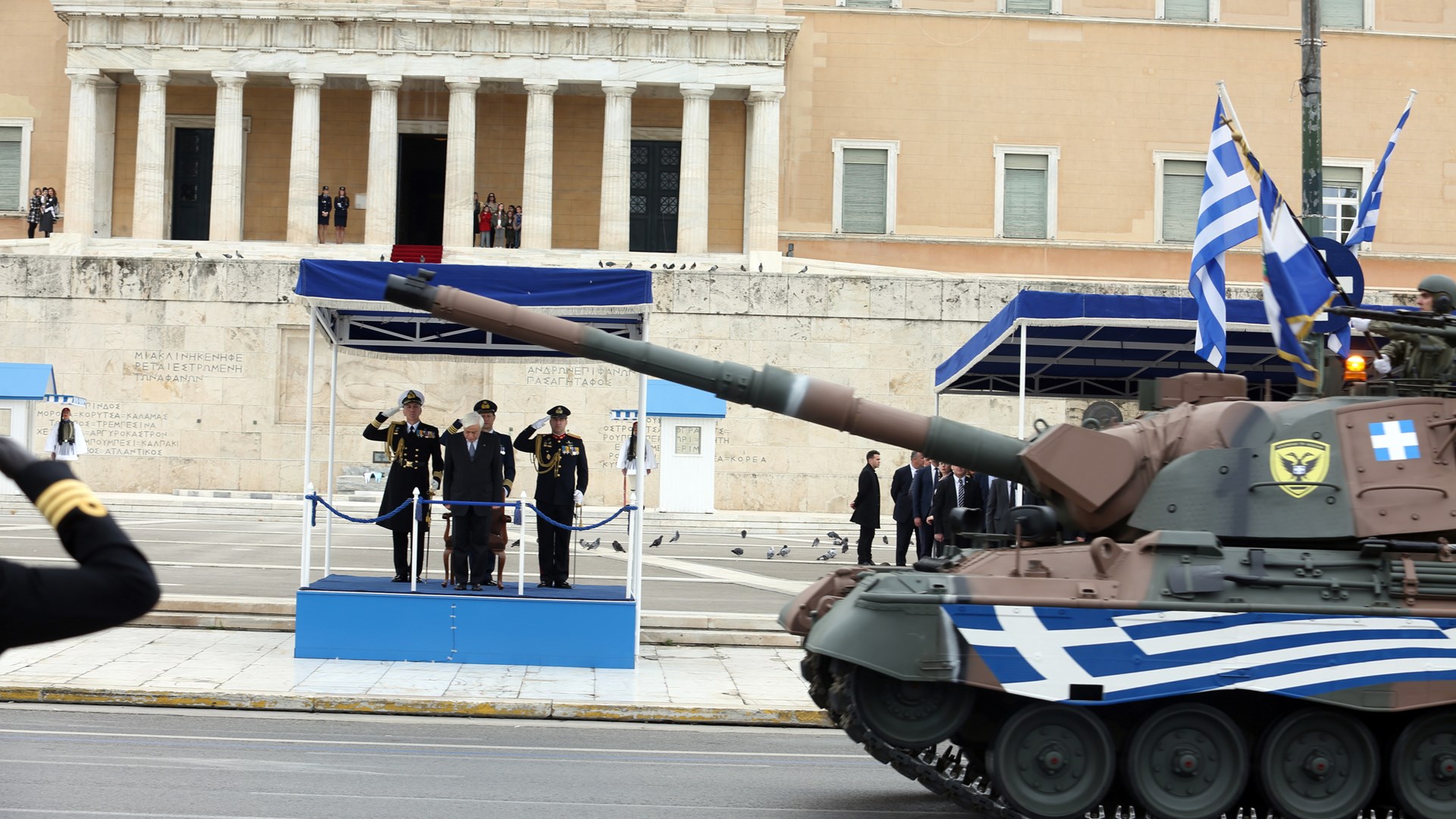 ΒΙΝΤΕΟ και φωτογραφίες από τη μεγάλη στρατιωτική παρέλαση για την 25η Μαρτίου
