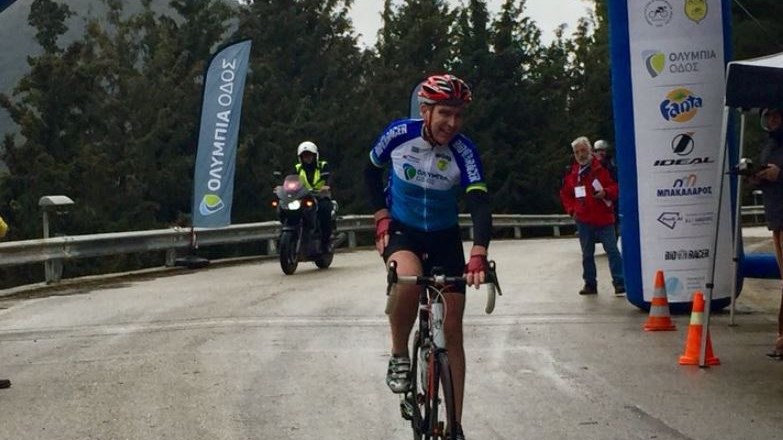 Ο Τζέφρι Πάιατ πήρε μέρος σε αγώνα ποδηλασίας με τερματισμό την Αγία Λαύρα – ΦΩΤΟ
