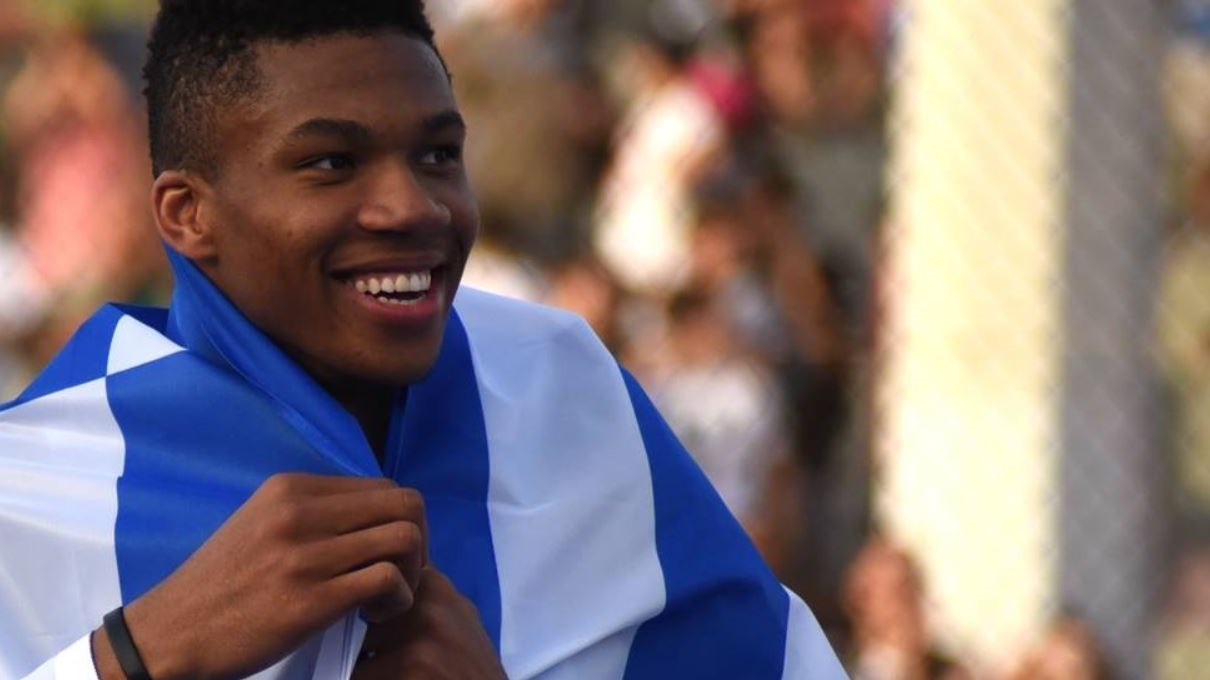 Ευχήθηκαν στους Έλληνες οι Milwaukee Bucks
