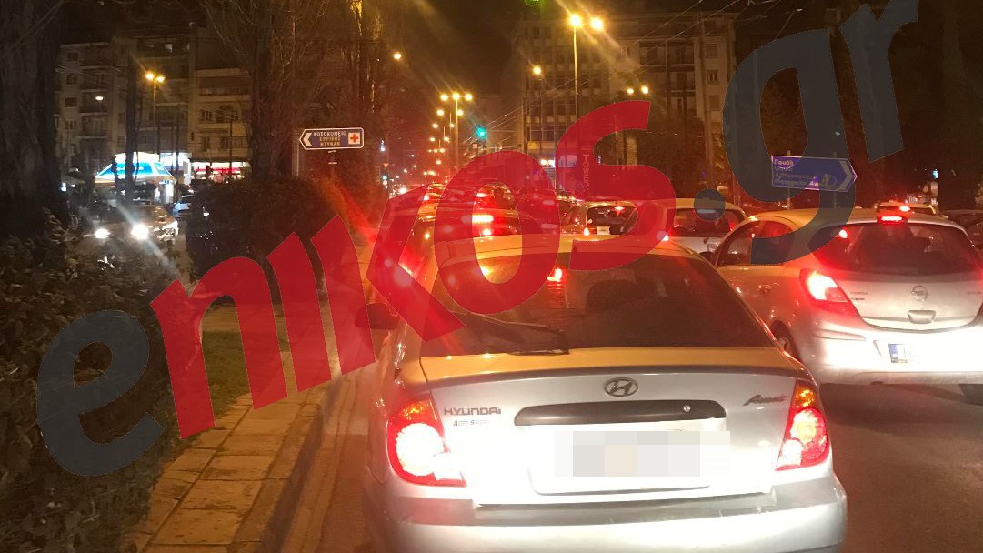 Κυκλοφοριακό χάος στην Αλεξάνδρας και την Κηφισίας λόγω του τροχαίου – ΦΩΤΟ αναγνώστη