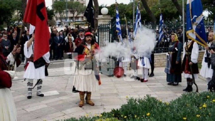 «Κολοκοτρώνης» πυροβόλησε με καριοφίλι φωτογράφο στην παρέλαση – ΦΩΤΟ