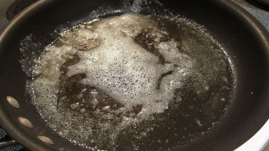 Φρίκη – Περιέλουσαν με καυτό λάδι την 16χρονη κόρη τους γιατί αρνήθηκε να παντρευτεί τον γαμπρό που της διάλεξαν – ΦΩΤΟ