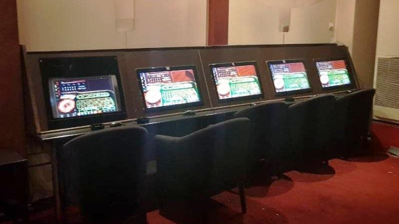 Λας Βέγκας η Κυψέλη – Λουκέτο από την αστυνομία σε «ναό» του παράνομου τζόγου – Αποκαλυπτικές εικόνες από το εσωτερικό του «μίνι καζίνο» – ΦΩΤΟ