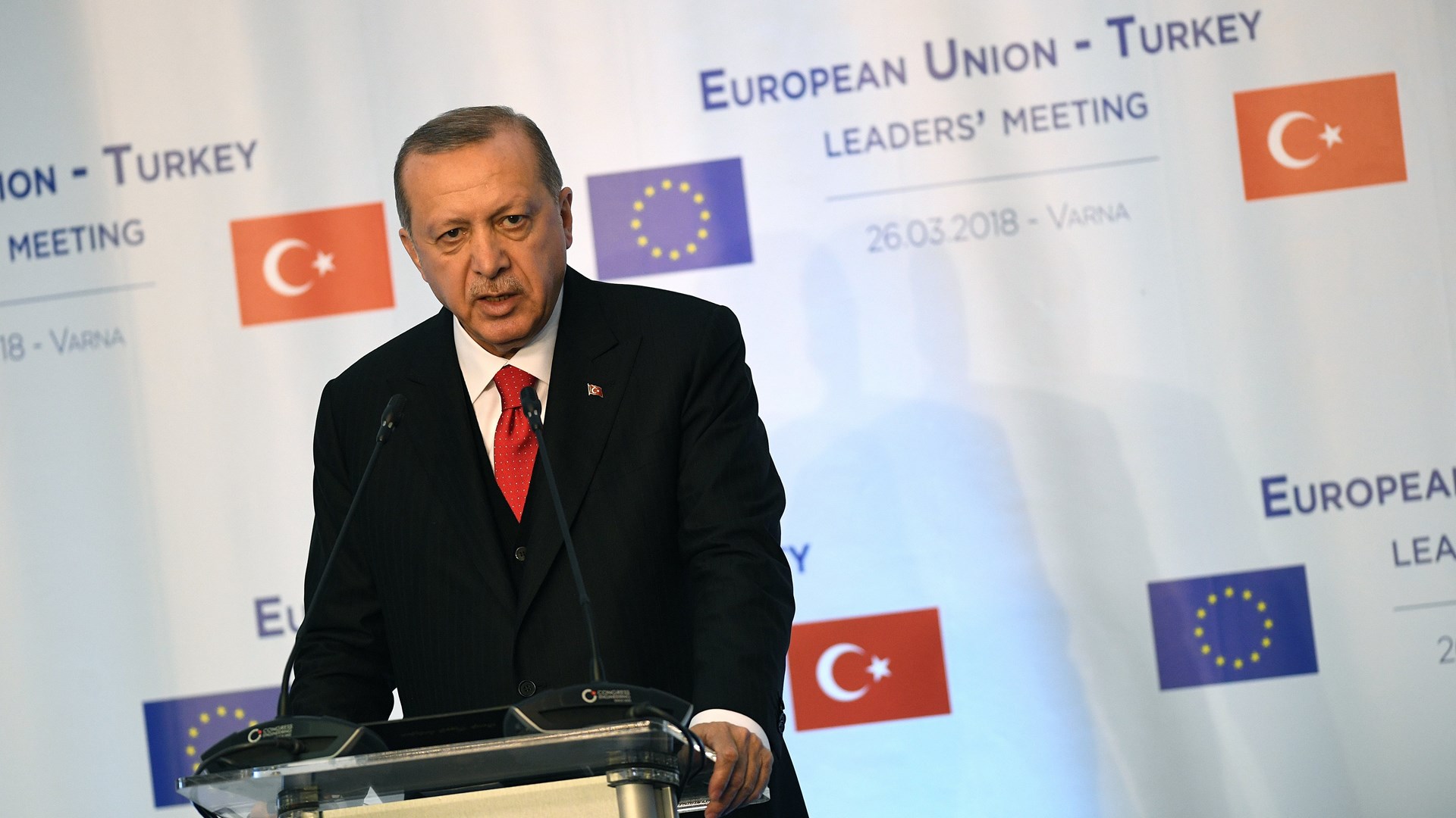 Άφησε το γιαταγάνι ο Ερντογάν – Ζητά τη «στήριξη» των Βρυξελλών και όχι την κριτική της Ε.Ε στον αγώνα του κατά της «τρομοκρατίας»