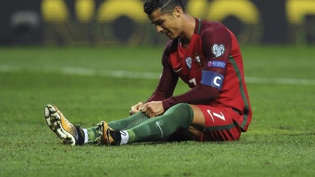 Ο Ρονάλντο έκανε «τσαφ» και φώναζε στον διαιτητή για πέναλτι – ΒΙΝΤΕΟ